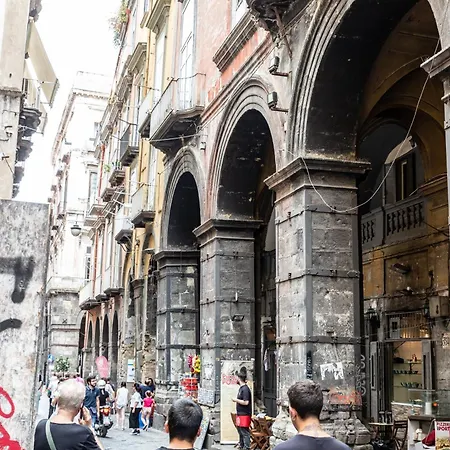 Vecchia Napoli - Tribunali-3