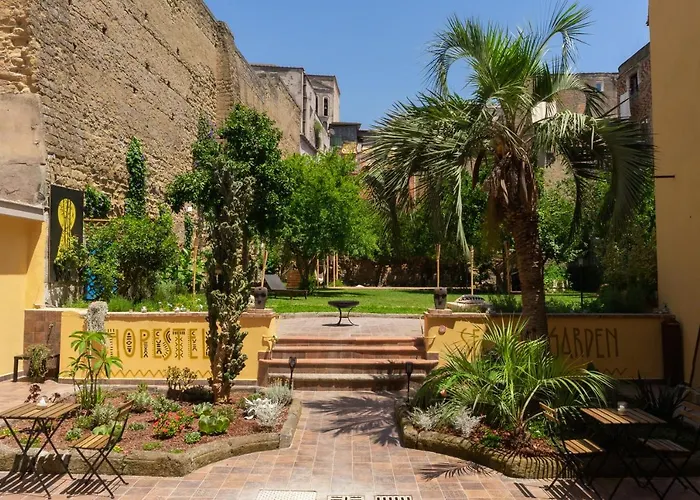 Hotel dichtbij College: HOPESTEL Secret Garden Napoli