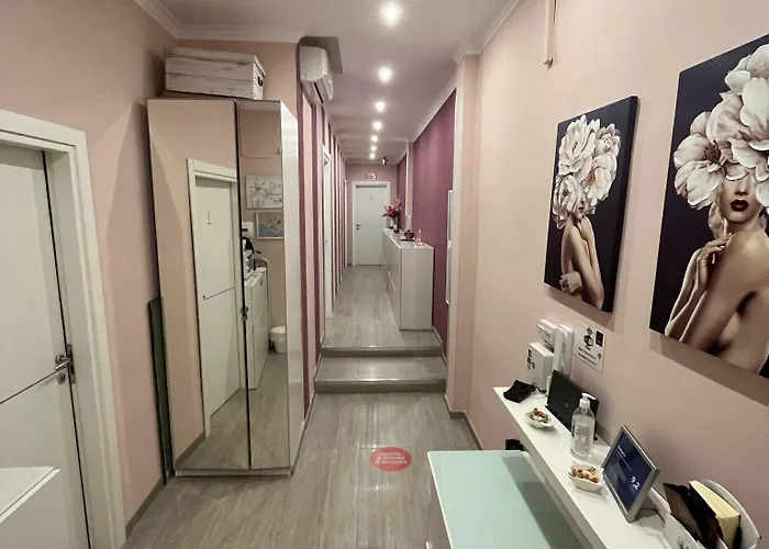 Alojamento com o café da manhã Apenas: F.Rooms Napoli